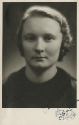 Eesti Naisüliõpilaste Seltsi liige Elli Sild, portreefoto  duplicate photo