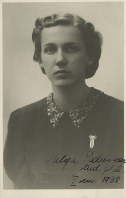 Eesti Naisüliõpilaste Seltsi liige Helga Pedusaar, portreefoto  duplicate photo