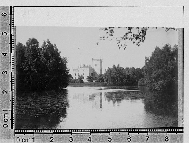 Alu mõis (Allo), vaade lossile üle järve 1909. Rapla khk