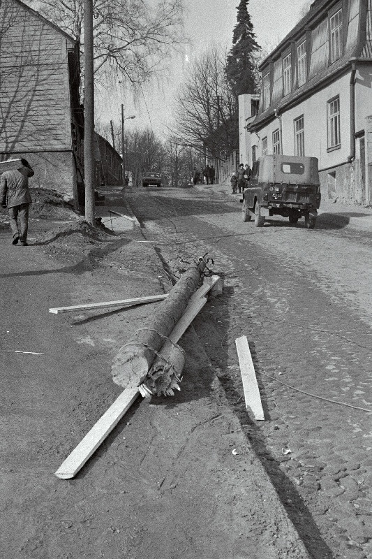 Avarii. Auto sõitis Komsomoli alajaama.