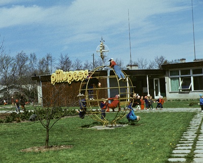 Vaade Harju rajooni S.M. Kirovi nim kalurikolhoosi lasteaiale Piilupart.  similar photo