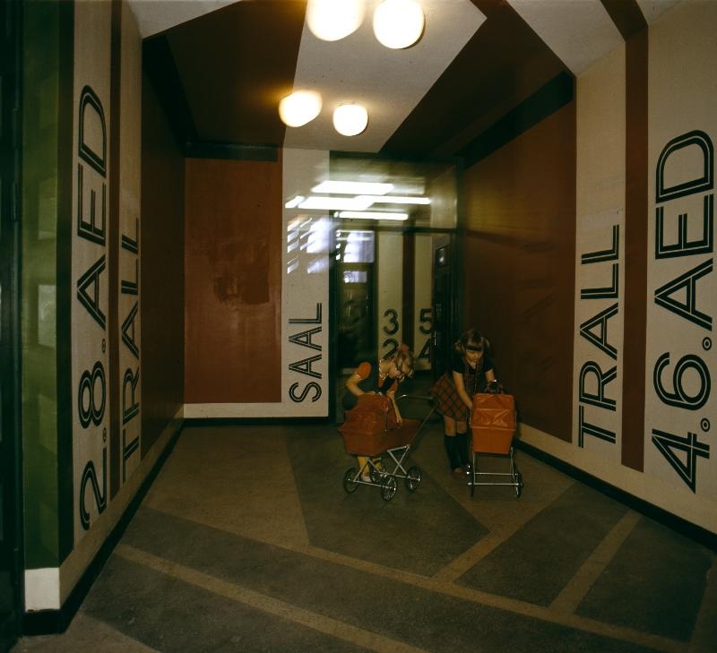 Koondise Eesti Kolhoosiehitus Pärnu osakonna lastepäevakodu Trall hoone sisevaade.