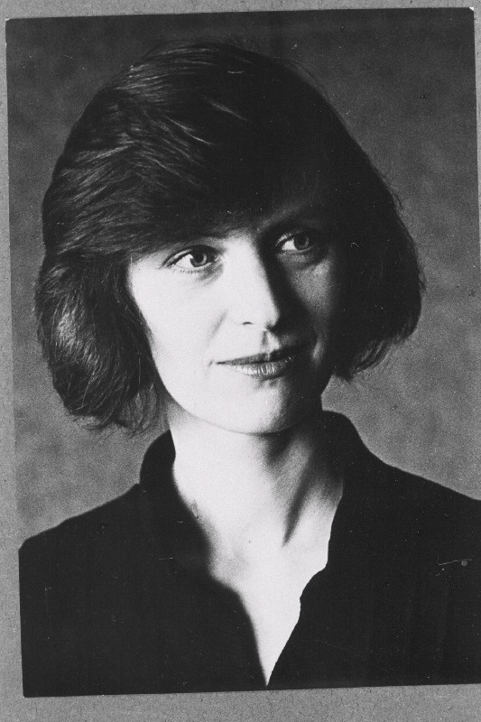 Tarm, Eve - ajalehe “City Paper” väljaandja, ajakirjanik, valitsuse tõlk.