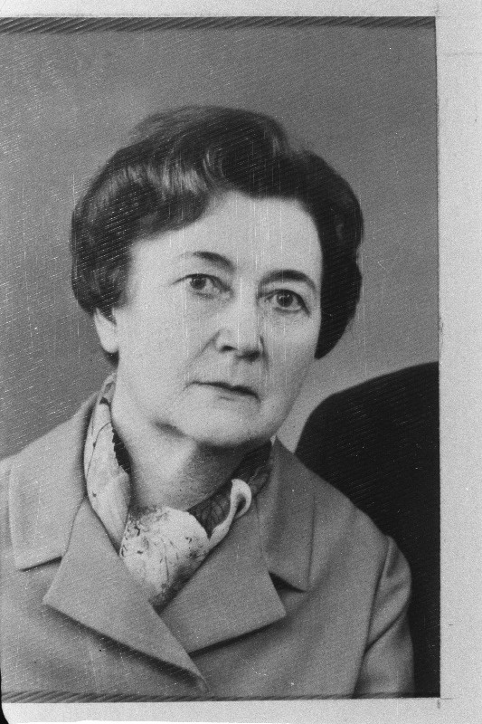 Eesti NSV Kunstifondi Tallinna kombinaadi "Ars" pitsi- ja tikandikunstnik Amarta Lüüs.