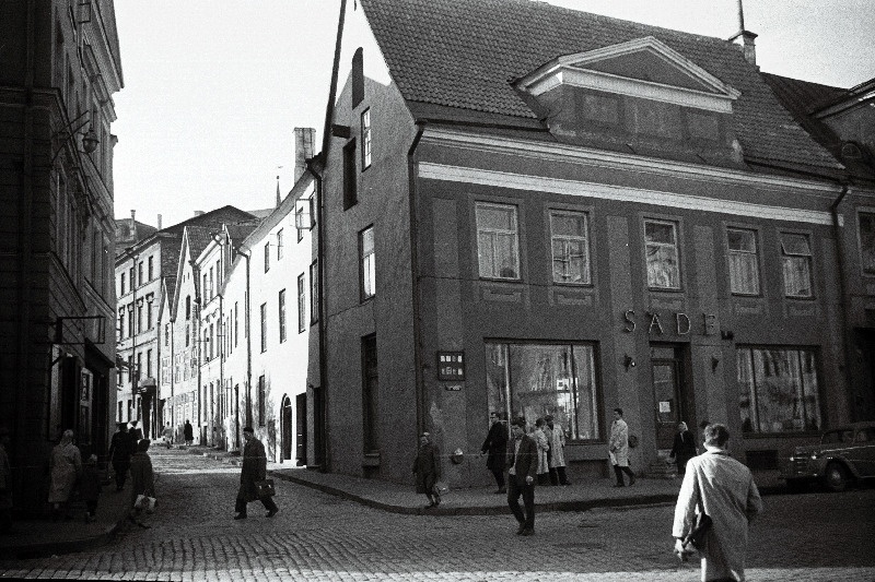 Vaade Raekoja platsilt Ed. Vilde tänavale (endine Dunkri t, alates 13.12.1963 Vana Tooma tänav).