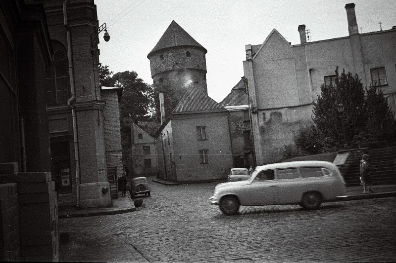 Vaade Harju ja Rataskaevu tänava nurgale.