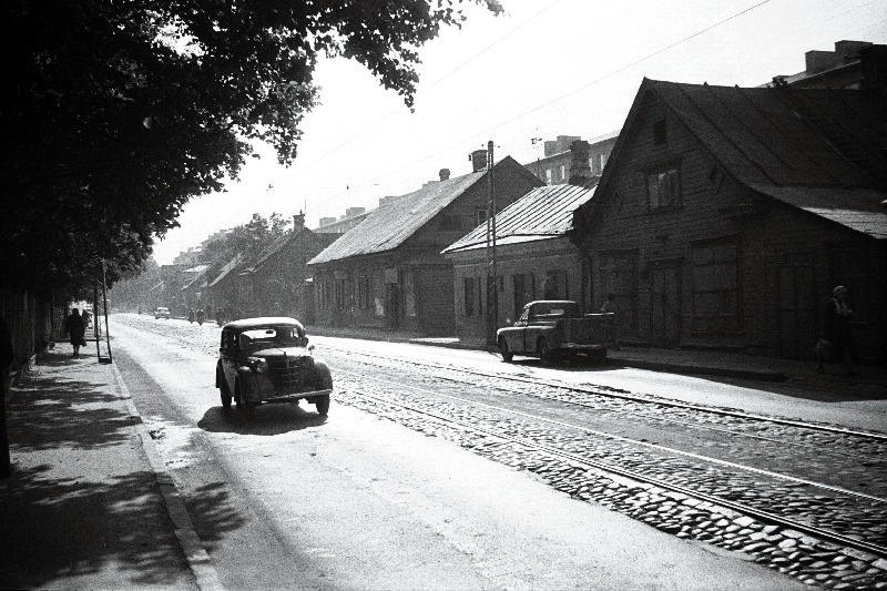 Vanad puumajad Pärnu maanteel enne lammutamist.