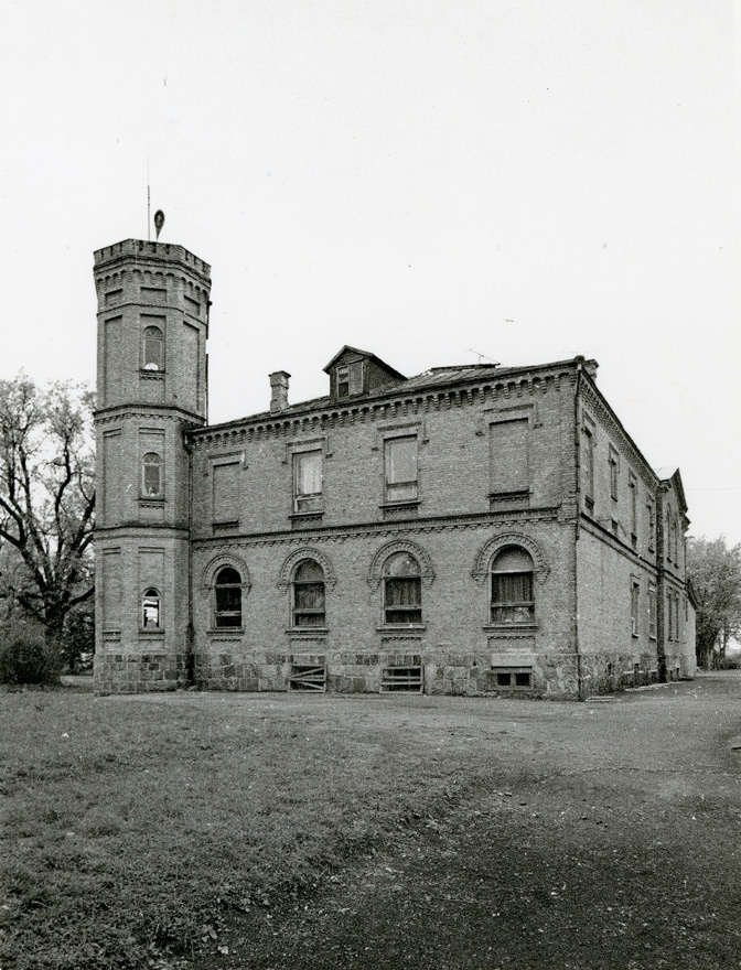 Hummuli mõisa peahoone, vaade