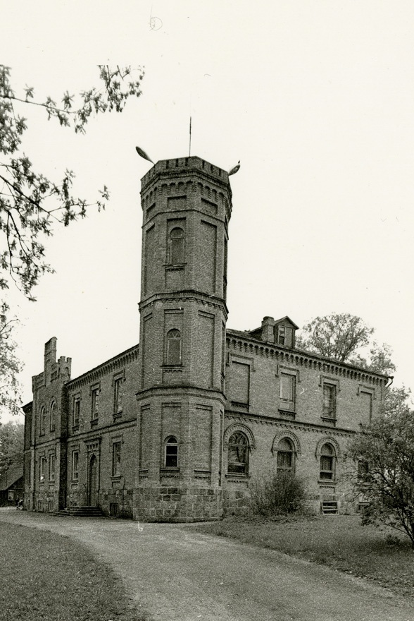 Hummuli mõisa peahoone, vaade