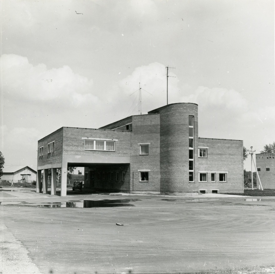 Hummuli sovhoosi kontor, vaade. Arhitekt Koit Komissarov
