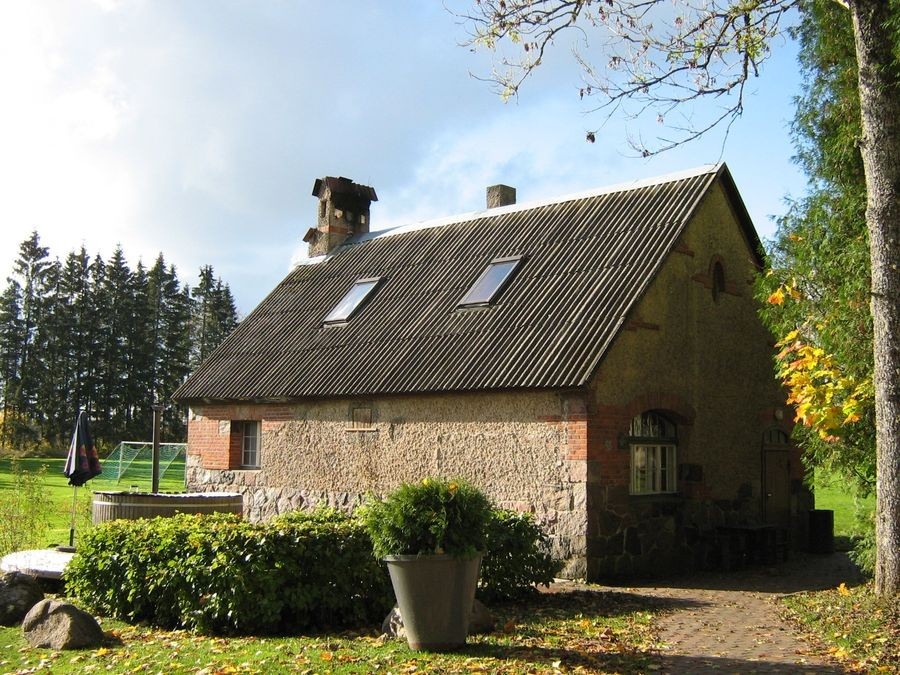 Taagepera manor mining and pumping station