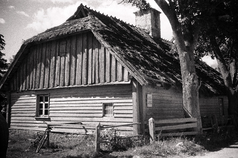 Helilooja Rudolf Tobiase sünnimaja Käinas.