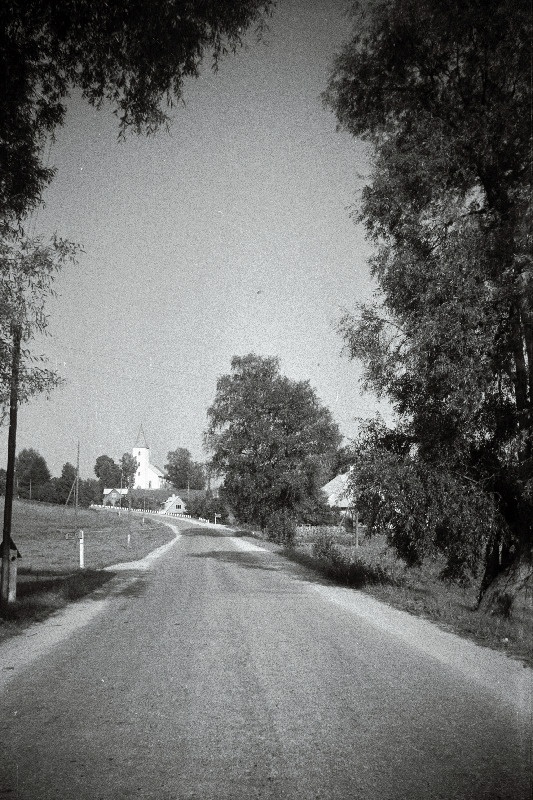 Vaade maanteelt Rõuge Maarja kirikule.