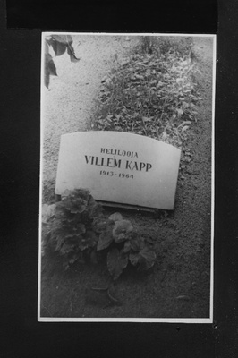 Helilooja Villem Kapi hauaplaat Suure-Jaani kalmistul.  duplicate photo