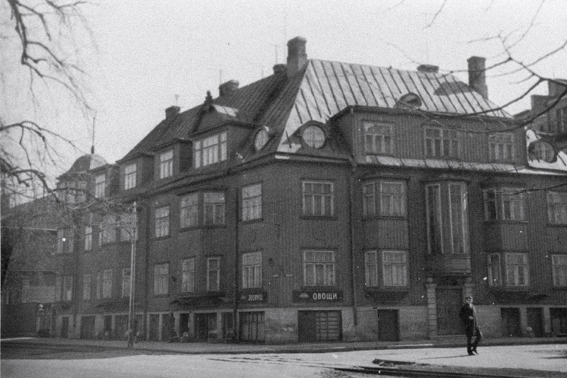 Puumaja Weizenbergi t 4, kus on elanud kirjanik Ernst Peterson-Särgava.