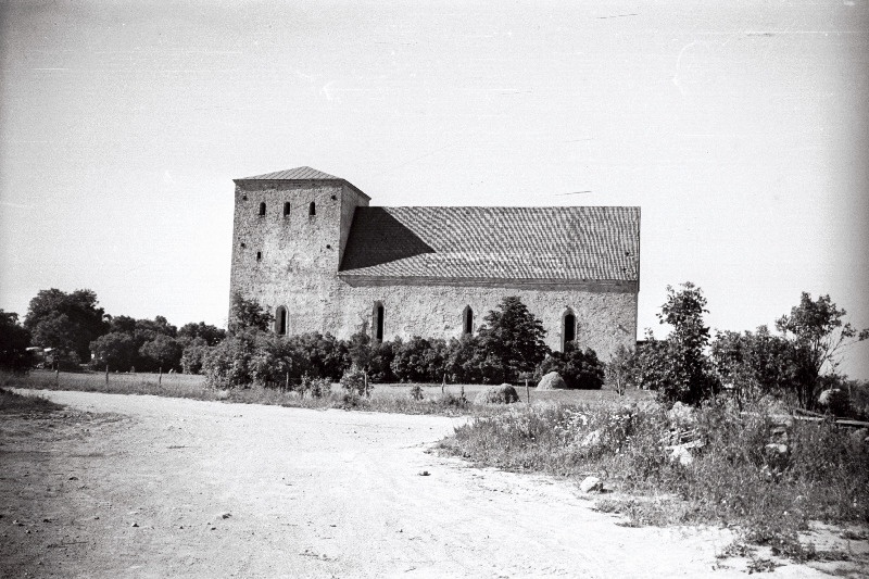 Pöide Maarja kirik Saaremaal.