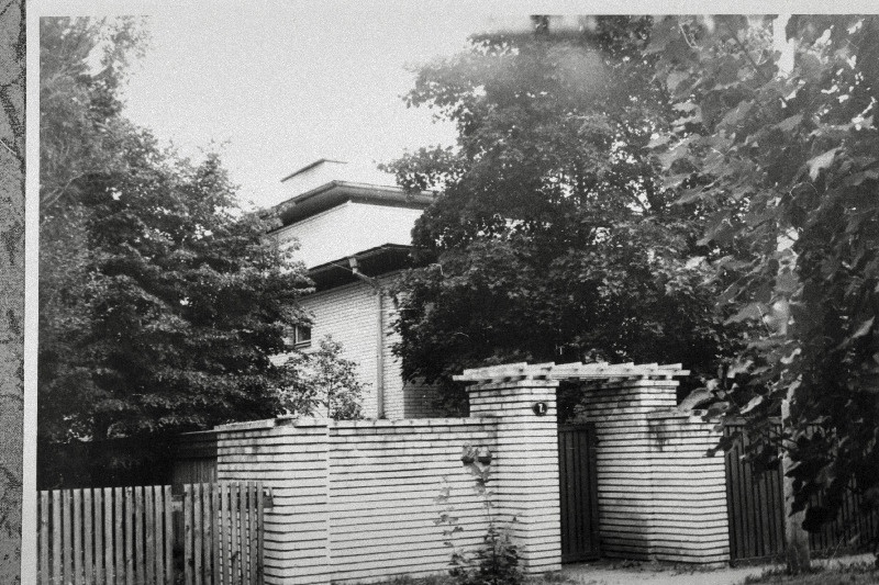 Kirjaniku ja riigitegelase August Jakobsoni elumaja Kaare t 7a / Valguse t 26.