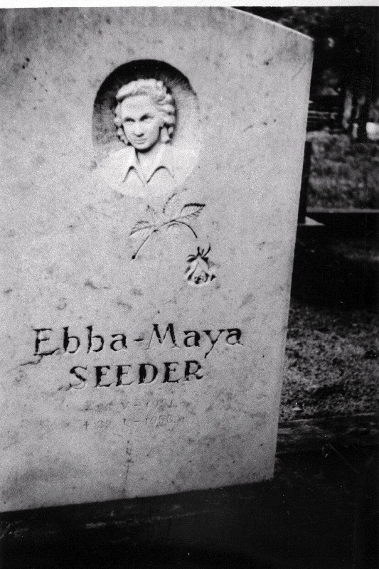 Haridustegelase Ebba-Maya (Marja) Seederi hauamonument Võru kalmistul.
