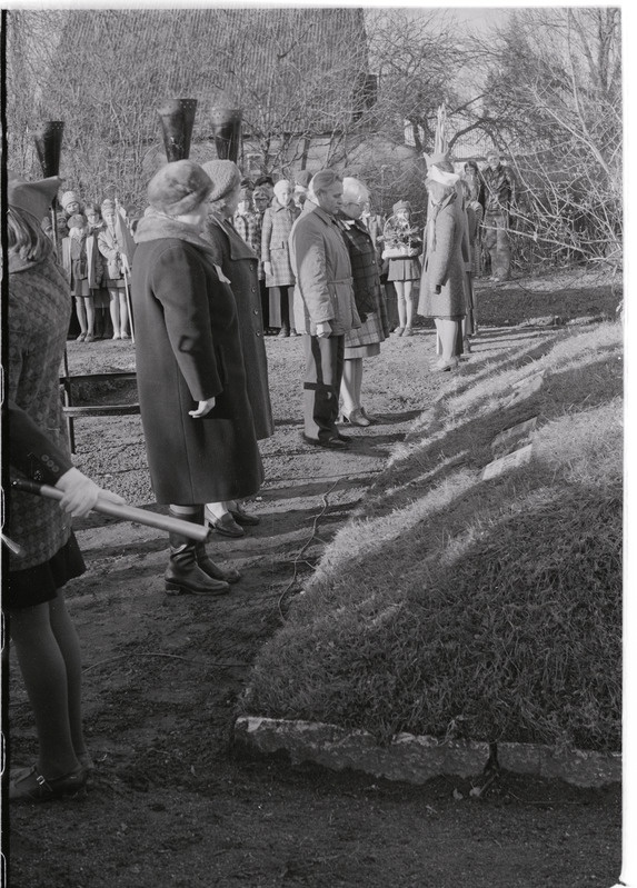 Mälestustahvlid perekond Allikveele Viru-Jaagupis