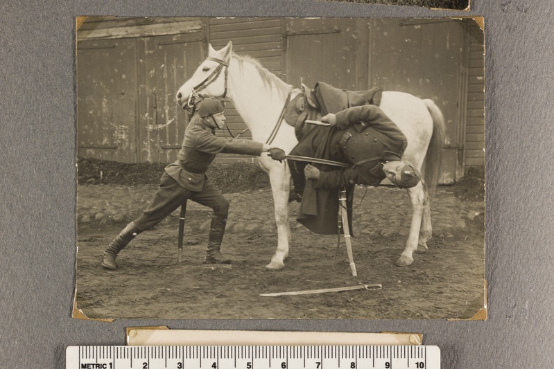 Lahingustseen ratsutajaga