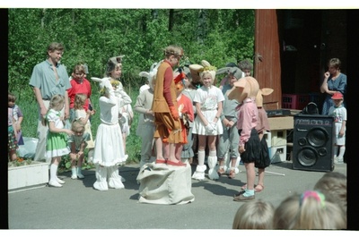Kostümeeritud lapsed Tallinna Loomaaias  similar photo
