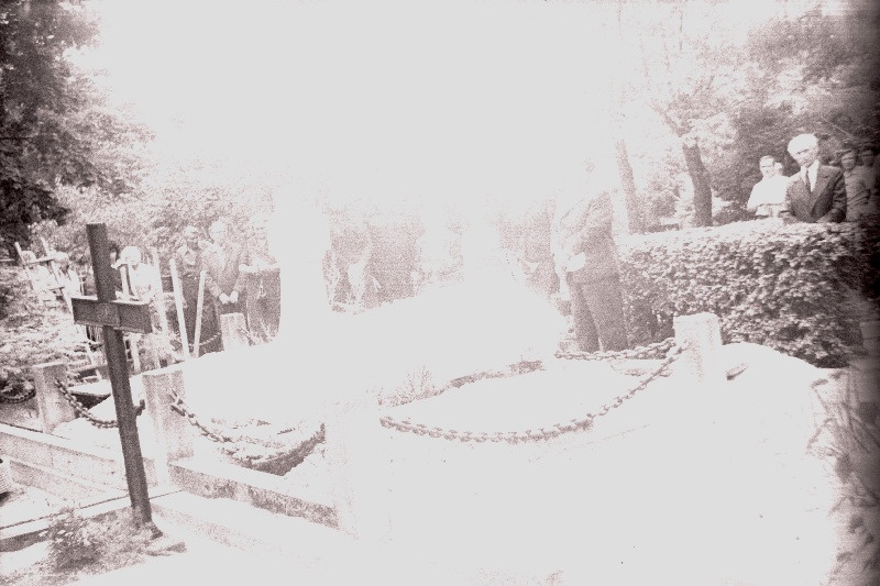 Teatrikunstnik ja raamatugraafik Natalie Mei matusetalitus Rahumäe kalmistul.