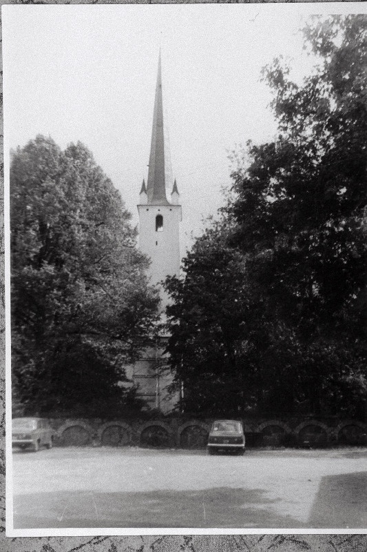 Ambla Maarja kirik uue tornikiivriga.