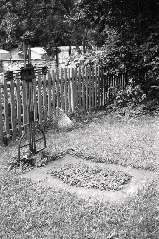 Meremees Eduard Jürgensi haud Siselinna Sõjaväekalmistul.