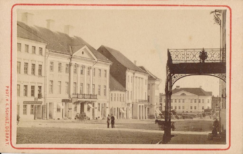Tartu linnavaade. Suurturg (Raekoja plats). 19. sajandi lõpus.