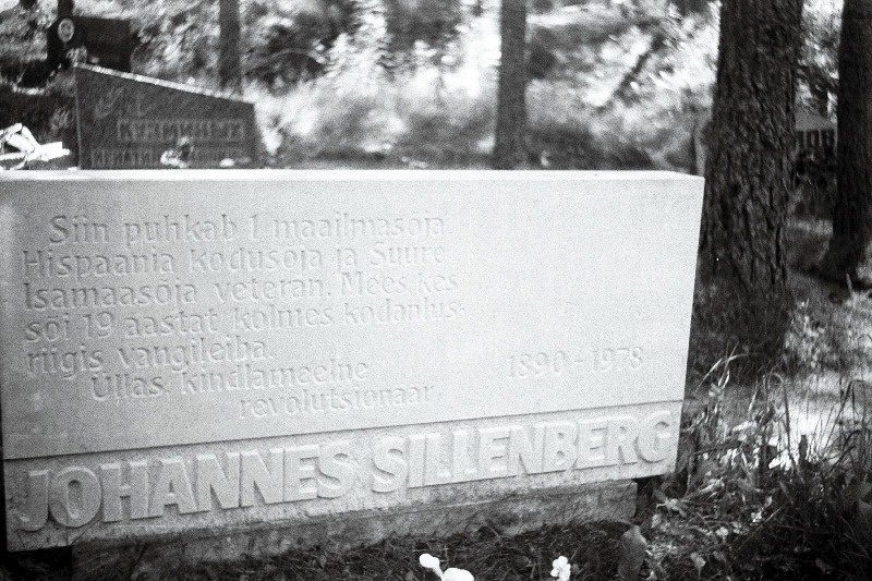 Revolutsioonitegelase Johannes Sillenbergi hauatähis Metsakalmistul.