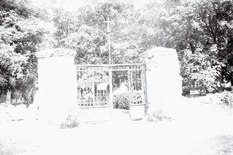 Otepää kalmistu värav.