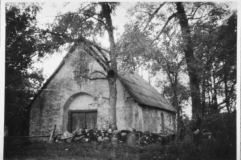 Vilivalla kalmistu kabel.