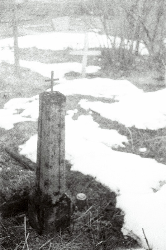 Hauatähis Kose kalmistul.