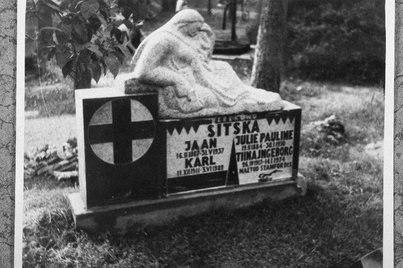 Pangategelase ja ajaloolase Jaan Sitska hauakivi Metsakalmistul.