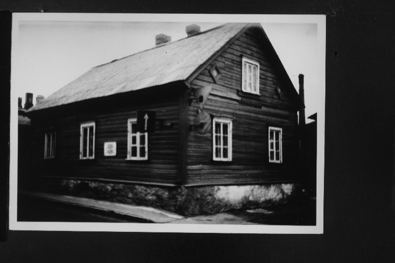 Puumaja A. Tisleri tänaval, kus on elanud punakaartlane Alice Tisler.