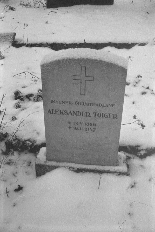 Insener-õigusteadlase Aleksander Toigeri hauatähis Jüri kalmistul.