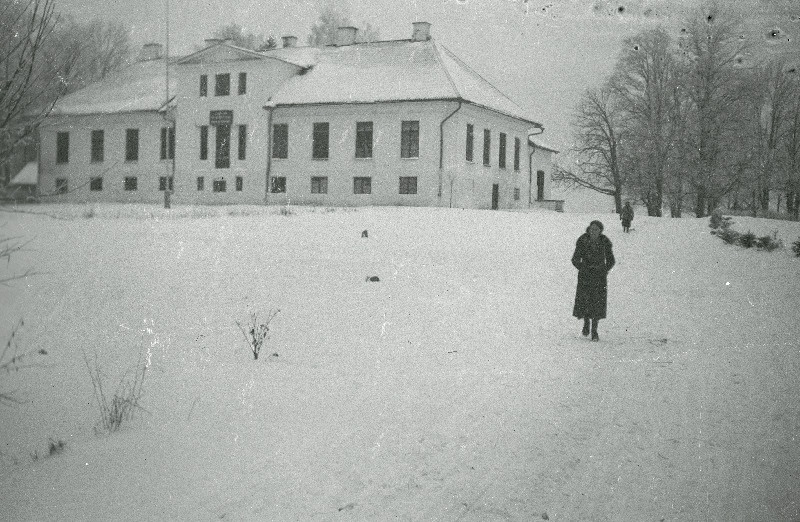 Väätsa koolimaja.