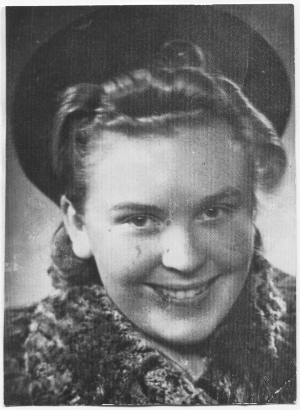 Prangli miss 1939.a. Hilda Luhtsalu Uustalust