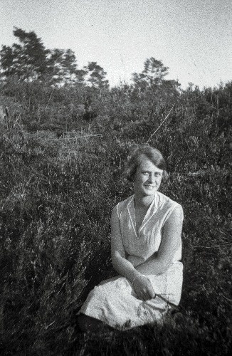 Gertrud von Krusenstiern istumas suvisel aasal.