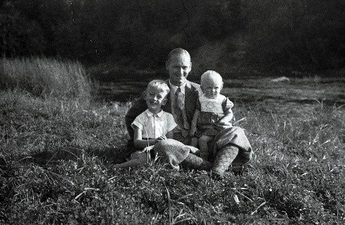 Georg von Krusenstiern kahe väikese lapsega