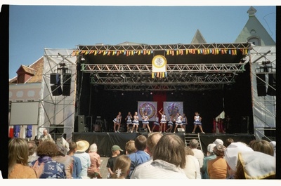 Tallinna Vanalinna Päevade üritused raekoja platsis  similar photo