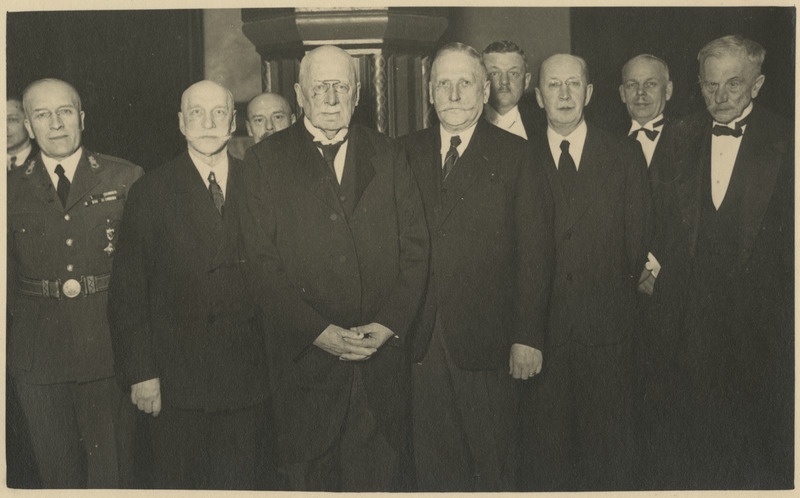 Kindral Nikolai von Krusenstierni 85. sünnipäevapidu, grupifoto