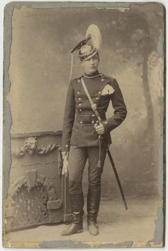 Mundris Otto Taube, täisfiguurportree