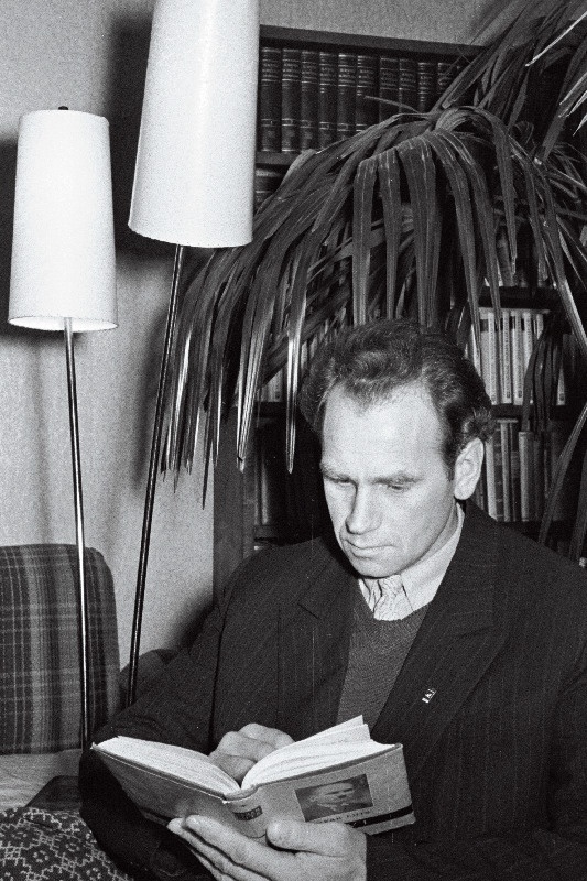 Mattisen, E. - Eesti Põllumajanduse Akadeemia NLKP ajaloo ja filosoofia kateedri juhataja, ELKNÜ II kongressi delegaat.