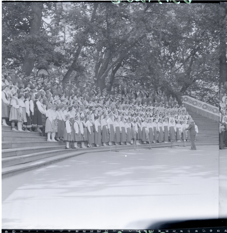 Saaremaa laulupidu 1983, esinevad ühendkoorid