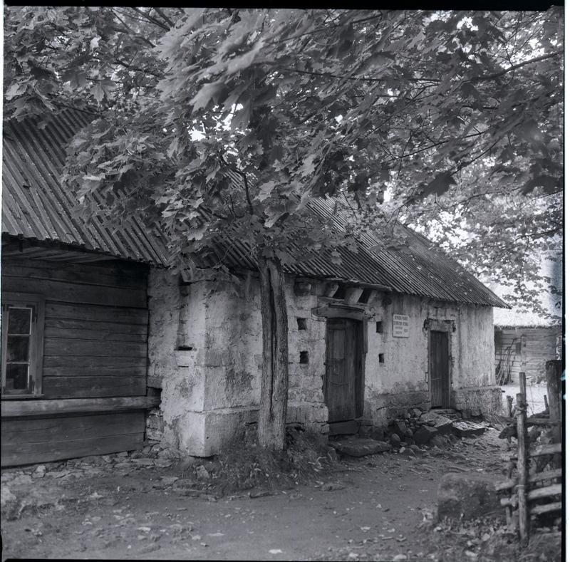 Mihkli Talumuuseum: paargu-sepikoda.