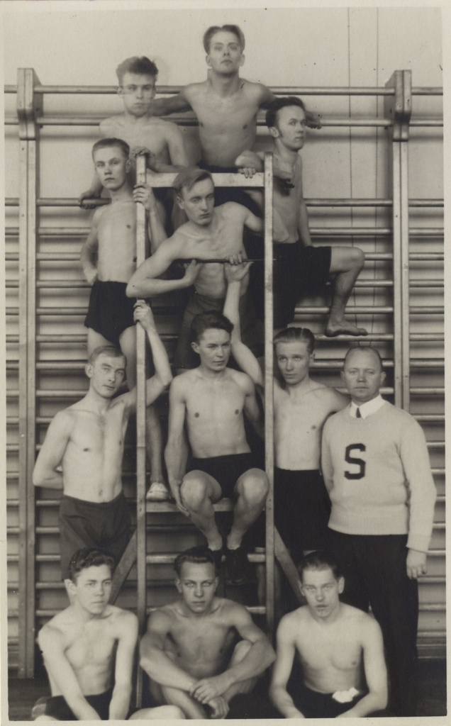 Kehalise kasvatuse tund Jakob Westholmi Erahumanitaargümnaasiumis