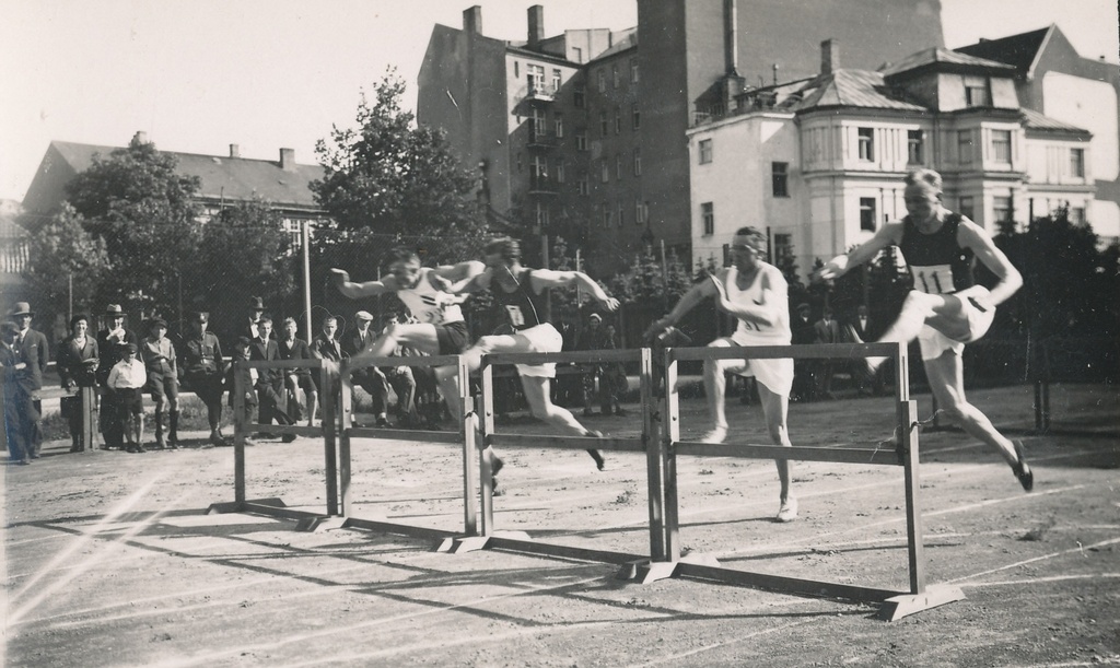 110 m tõkkejooks Eesti – Läti II maavõistlustel kergejõustikus