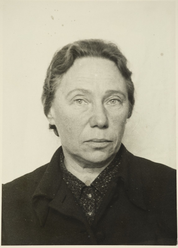 Tartu Raudtee Tehnikakool: õpetaja (alates 1944) K. Sahharova, portreefoto, 1940. aastad.