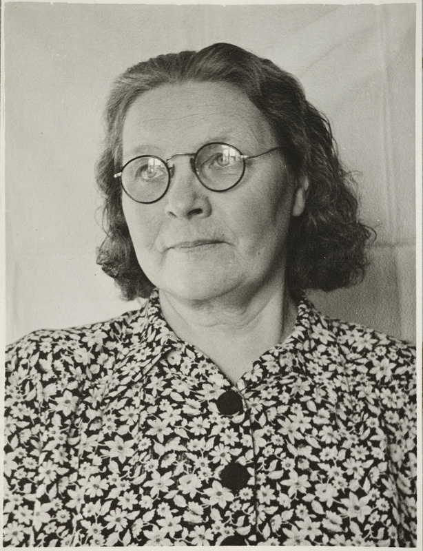 Tartu Raudtee Tehnikakool: kooli koristaja H. Kalamees, portreefoto, 1940. aastad.